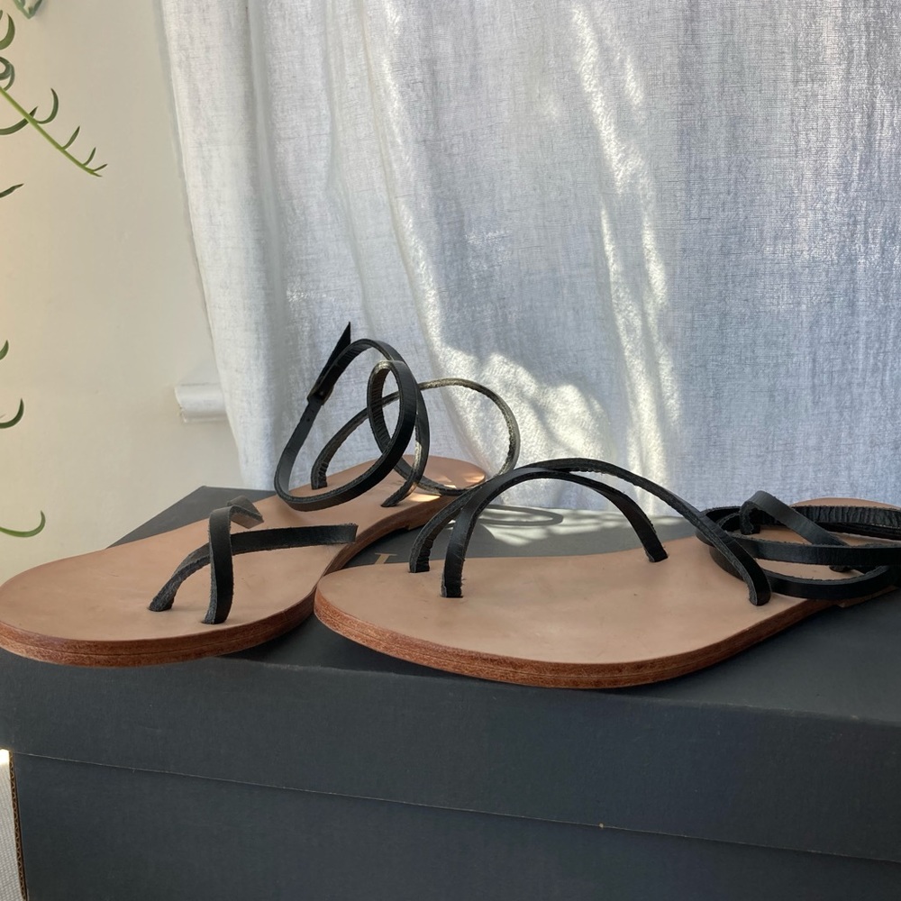 Nisola Cora leather sandals